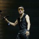 ARCHIVO - El cantante mexicano El Malilla se presenta en el Coca-Cola Flow Fest en la Ciudad de México el domingo 24 de noviembre de 2024. (Foto AP/Felix Marquez, archivo)