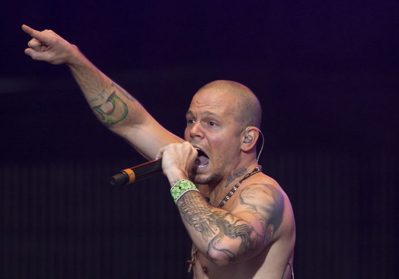 Ren&eacute; P&eacute;rez del d&uacute;o puertorrique&ntilde;o &ldquo;Calle 13&rdquo; durante una presentaci&oacute;n en el Wirikuta Fest en la Ciudad de M&eacute;xico en una fotograf&iacute;a del 26 de mayo de 2012. Cuatro de los &eacute;xitos del d&uacut