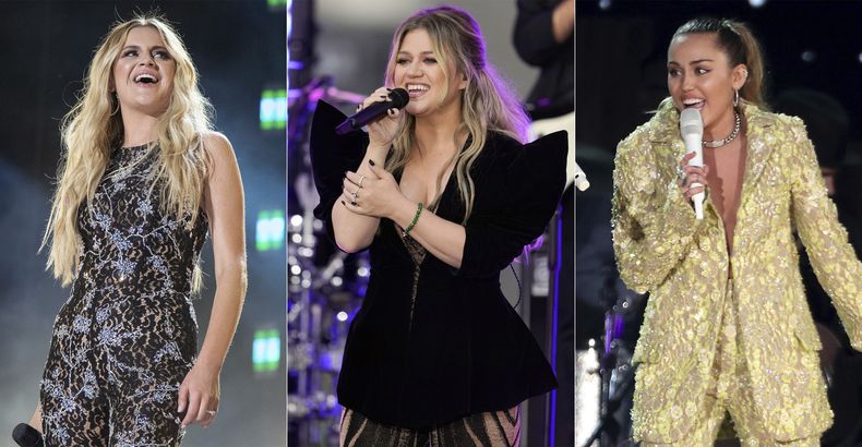 En esta combinación de fotografías, Kelsea Ballerini en el CMA Fest 2022 en Nashville, Tennesee, el 10 de junio de 2022, izquierda, Kelly Clarkson durante una presentación en Today de NBC en Nueva York el 22 de septiembre de 2023, centro, y Miley Cyrus durante su presentación en la 61a edición anual del Grammy en Los Angeles el 10 de febrero de 2019. Las tres artistas han realizado álbumes a partir de sus divorcios y están nominadas al Grammy. (Foto AP)