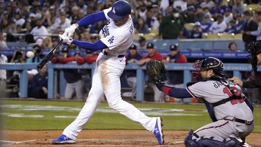 Freeman sacude 1er jonrón con Dodgers en triunfo ante Bravos