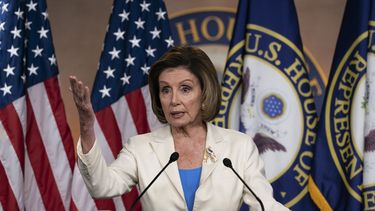 Pelosi crea comisión para investigar asalto al Capitolio
