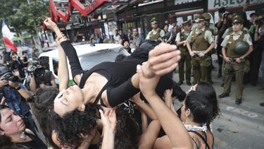 ¿Rusia aviva protestas en Chile?