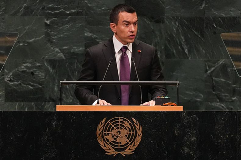 El presidente de Ecuador, Daniel Noboa, interviene durante la 81.ª sesión de la Asamblea General de las Naciones Unidas en la sede de la ONU, el miércoles 23 de septiembre de 2026. (Foto AP/Heather Khalifa)