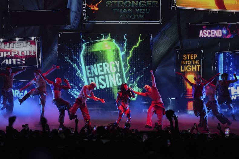 Katy Perry durante su concierto en la Arena CDMX en la Ciudad de México el miércoles 23 de abril de 2025. (Foto AP/Fernando Llano)
