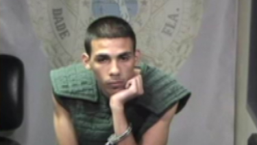 el llamado ladron descalzo regresa a la corte tras intentar escaparse de las autoridades