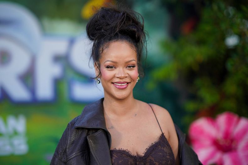 ARCHIVO - Rihanna llega al estreno de Los Pitufos el domingo 13 de julio de 2025 en los estudios Paramount de Los Ángeles. (Foto Jordan Strauss/Invision/AP, archivo)