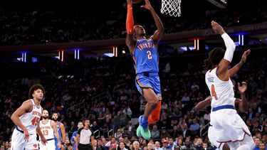 Gilgeous-Alexander y Giddey brillan, OKC vence a Knicks