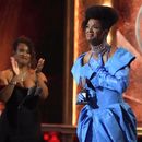 J. Harrison Ghee acepta el premio a mejor actor de un musical por Some Like It Hot en la 76a entrega anual de los premios Tony el domingo 11 de junio de 2023 en el teatro United Palace de Nueva York.(Foto Charles Sykes/Invision/AP)