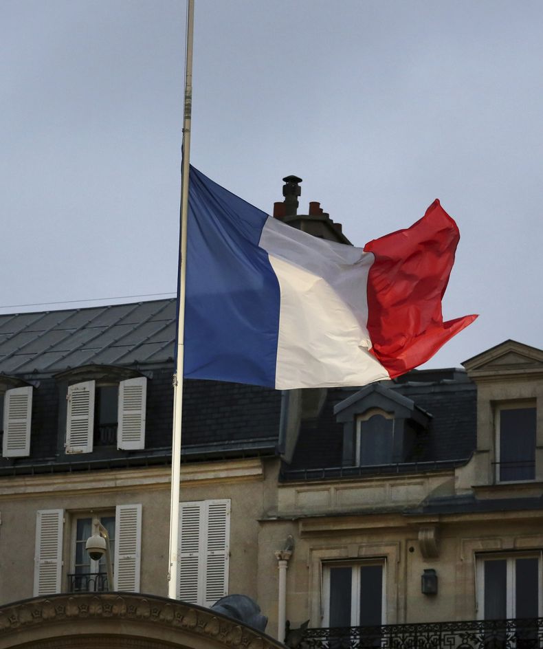 EUR-GEN_FRANCIA-ATAQUE-DUELO-3.jpg