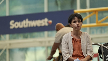 niegan entrada a cuba a activista omara ruiz urquiola