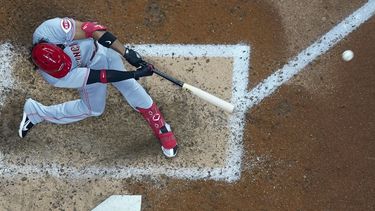 Barrero logra 1ros 2 jonrones; Rojos vencen a Cerveceros