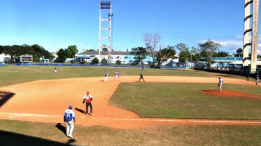 suspendida la serie provincial de la pelota habanera por falta de recursos
