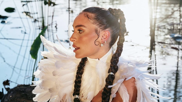 isadora figueroa estrena cancion llamada dime que hago