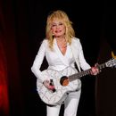 ARCHIVO - Dolly Parton se presenta en concierto el 31 de julio de 2015 en Nashville, Tennessee. (Foto Wade Payne/Invision/AP, archivo)