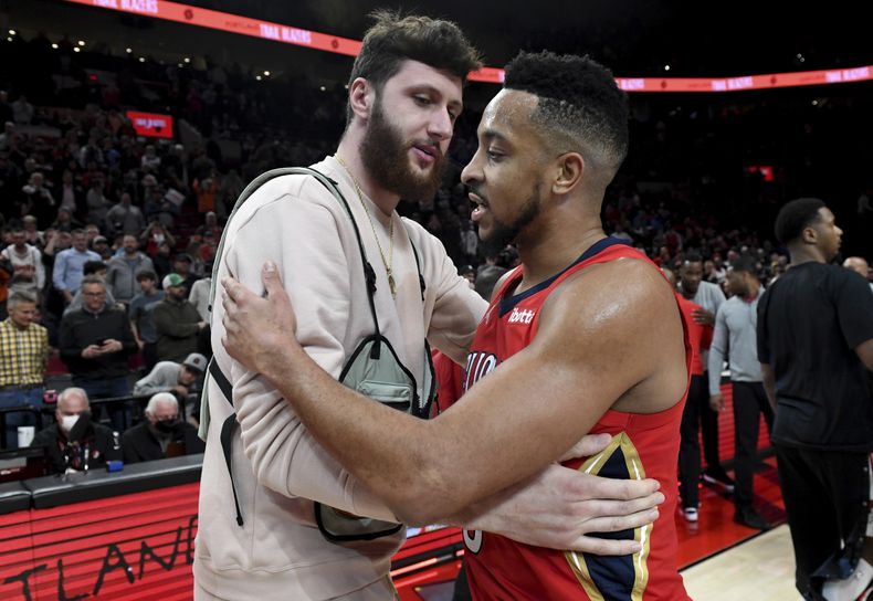 DEP-BAS PELICANS-TRAIL BLAZERS