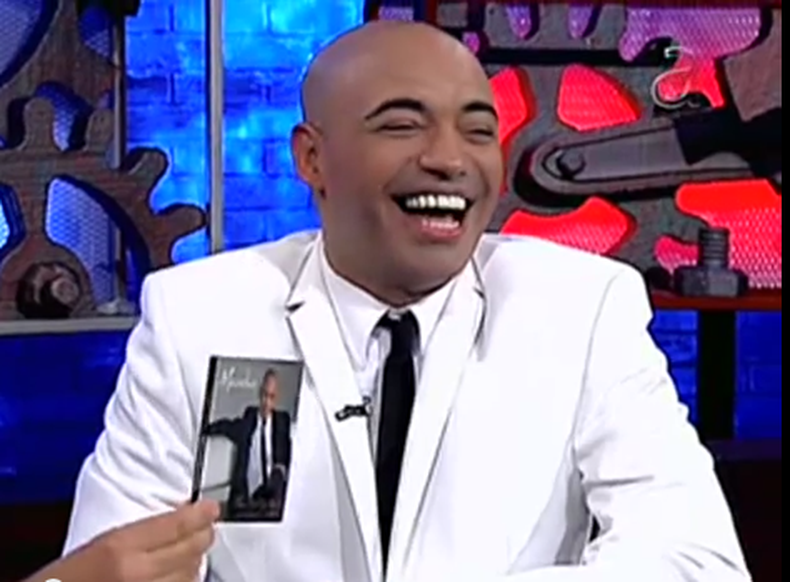 "Le están haciendo un daño enorme a Cuba", les dice. Opina que, si se retiran, se irán con ellos 'muchos enemigos'.