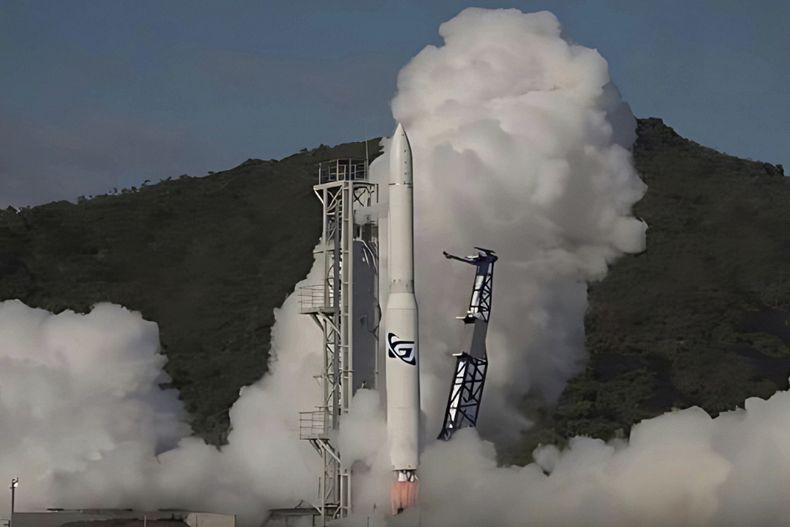 En esta imagen difundida por Gilmour Space Technologies se puede ver el lanzamiento de un cohete Eris el miércoles 30 de julio de 2025, cerca de Bowen, Australia. (Gilmour Space Technologies)