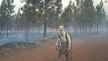 Sequía y viento dificultan extinción de gran incendio en Cuba