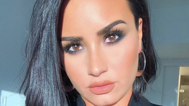 demi lovato sufrio accidente domestico que le dejo una cicatriz en su rostro