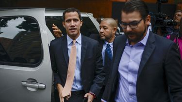 se agrava la pugna entre asambleas rivales en venezuela