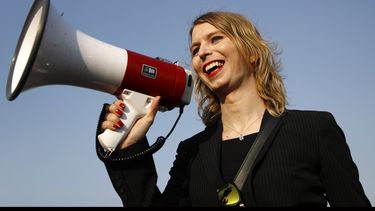 Nueva Zelanda permite ingreso de Chelsea Manning