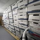 Fotografía del 12 de noviembre de 2021 que muestra cajas de documentos dentro de la finca Mar-a-Lago del expresidente Donald Trump en Palm Beach, Florida, y que forma parte de la acusación contra Trump. El exmandatario enfrenta 37 cargos por delitos graves relacionados con el manejo inadecuado de documentos clasificados, según una acusación revelada el viernes 9 de junio de 2023. (Departamento de Justicia de EE.UU. vía AP)