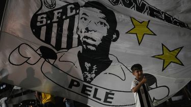 Pelé recordado por impulsar el fútbol en todo el mundo