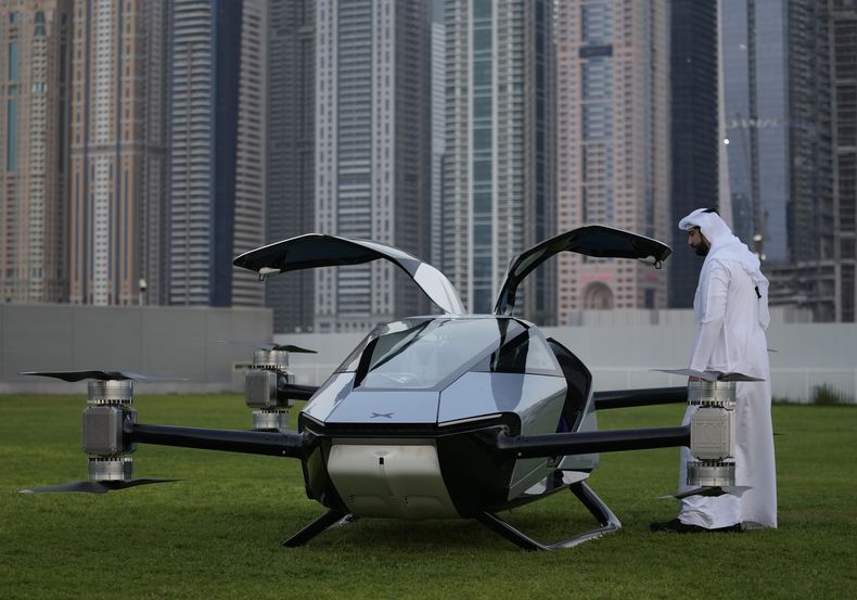 MOR-GEN EMIRATOS-TAXI VOLADOR