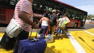 la oea rechaza la propuesta colombiana de tratar la crisis fronteriza con venezuela