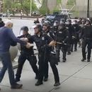 Trump propaga teoría infundada sobre manifestante en Buffalo