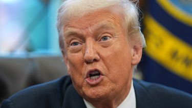 El presidente de Estados Unidos, Donald Trump, habla tras una reunión con el alcalde electo de la Ciudad de Nueva York, Zohran Mamdani, en la Oficina Oval, en la Casa Blanca, Washington, el 21 de noviembre de 2025. (AP Foto/Evan Vucci)