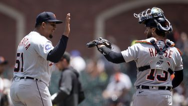 tigres se aferran a triunfo 3-2 sobre los gigantes