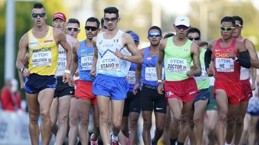 Chocho, un marchista que a la vez entrena campeones