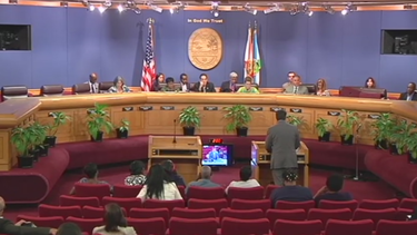 comite economico de miami dade estudia la posibilidad de que el condado solo haga negocios con empresas locales