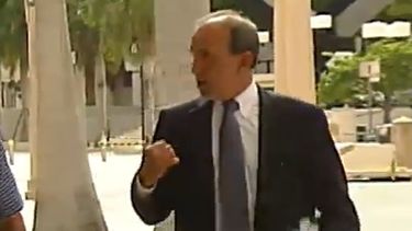 americateve | Un abogado de Miami ha presentado una moción en contra del trato preferencial que estaría recibiendo el pelotero Alex Rodríguez, involucrado en el escándalo de esteroides de la clínica Biogénesis.