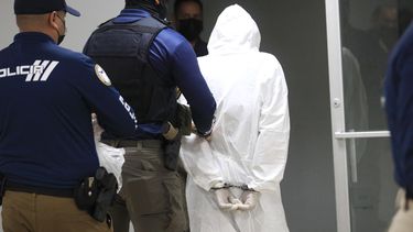 operativo de la policia deja varios arrestos y droga ocupada en bayamon, dorado y toa baja