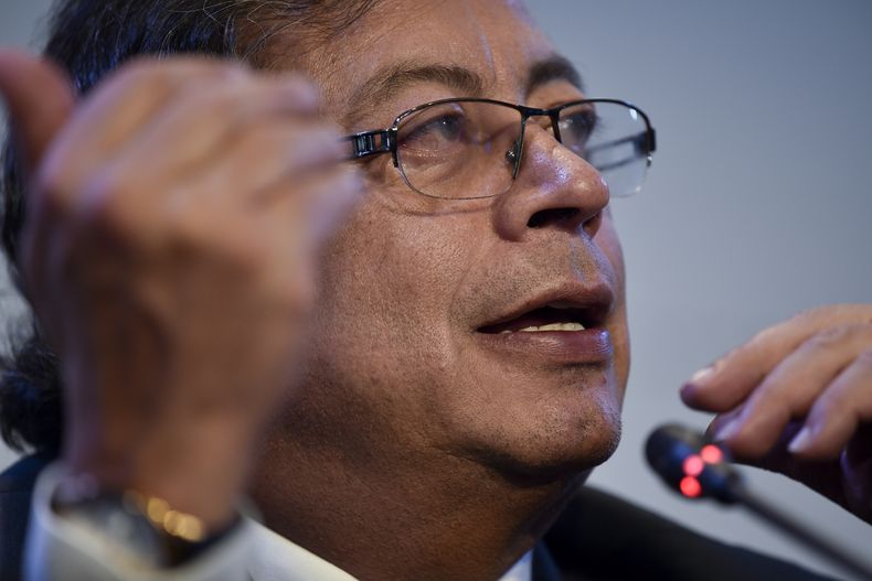 AMS-GEN COLOMBIA-PETRÓLEO Y GAS