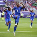 Con 3 goles de Geyoro, Francia vence 5-1 a Italia