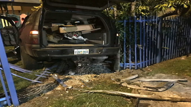 auto se estrella contra una guarderia infantil en hialeah