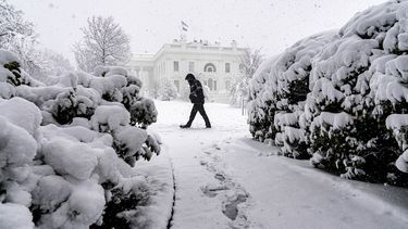 EEUU: Tormenta invernal obliga cierre de oficinas en D.C.
