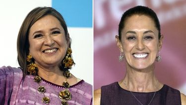 Esta combinación de dos imágenes de archivo muestra a Xóchitl Galvez (izquierda) antes de registrarse como candidata a la presidencia el 4 de julio de 2023 en Ciudad de México, y a Claudia Sheinbaum (derecha) en el acto de presentación como aspirante a la presidencia por su partido, el 6 de septiembre de 2023 en Ciudad de México. (AP Foto/Fernando Llano, archivo)