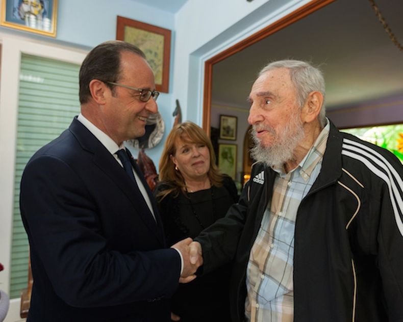 En La Habana Hollande se reunió con Fidel CAstro, un encuentro que causó indignación entre la oposición gala.