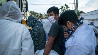 ICE realizará más tests del virus en centros para migrantes