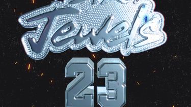 En esta portada proporcionada por Warner Music México, Six Jewels 23 de Yng Lvcas. (Warner Music México vía AP)