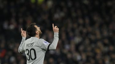 Messi anota; PSG gana pero Mbappé se lesiona