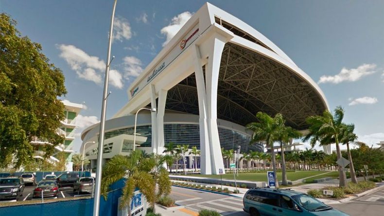 Tras la negativa que recibió su proyecto de edificar un arena en el Puerto, primero, y en el downtown, después, ahora el ex fútbolista inglés está en conversaciones con la Universidad de Miami para conseguir una nueva ubicación junto al Marlins Park de la