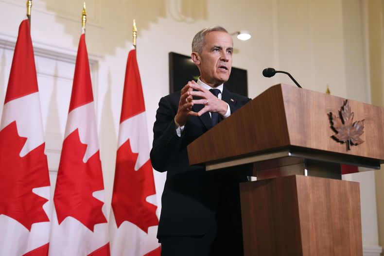 El primer ministro canadiense Mark Carney en Londres el 17 de marzo del 2025. (Sean Kilpatrick/The Canadian Press via AP)