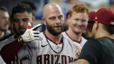 Walker sacude jonrón; Diamondbacks superan a Marlins