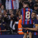 Jordi Alba (derecha) celebra tras marcar el gol que le dio al Barcelona la victoria 1-0 ante Osasuna en la Liga española, el martes 2 de mayo de 2023. (AP Foto/Joan Monfort)