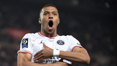 kylian mbappe se queda en el paris saint-germain